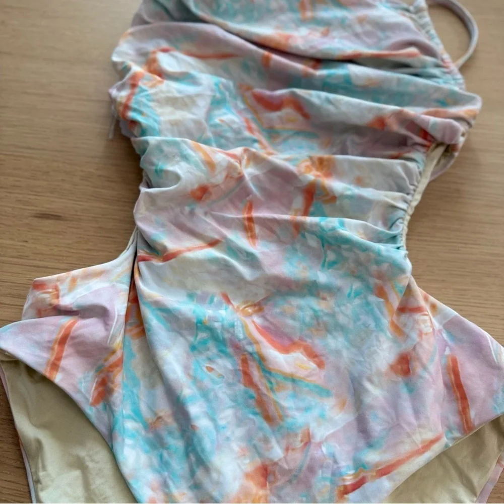 WeWoreWhat Revolve Liv One Piece Swimsuit Flattering  Crystal Size Medium 1247